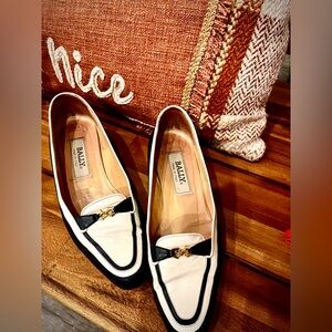 Swiss maker Bally navy and white flats lightly worn Made in Italy, all leather